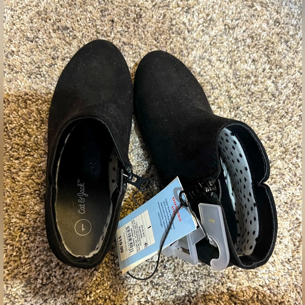 Cat and Jack girls black booties